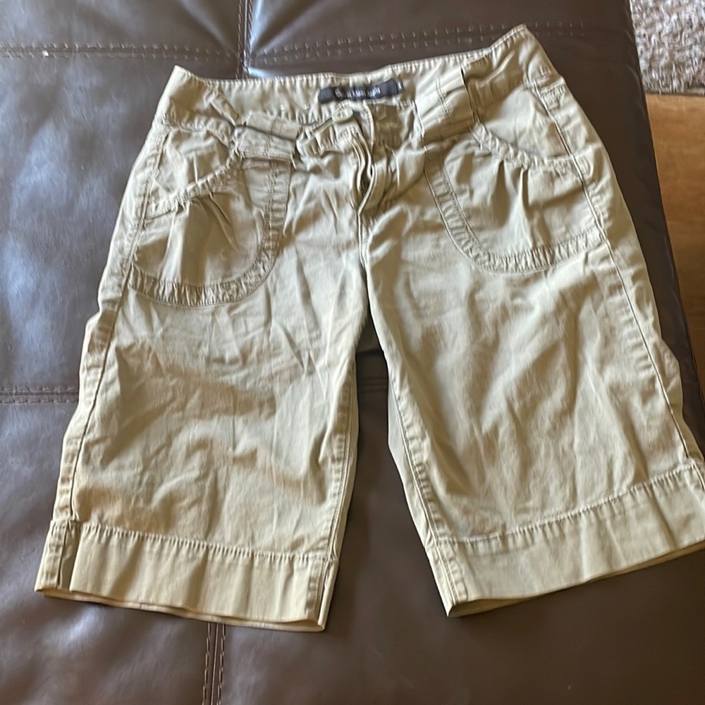 Calvin Klein Jeans kaki shorts Size 4